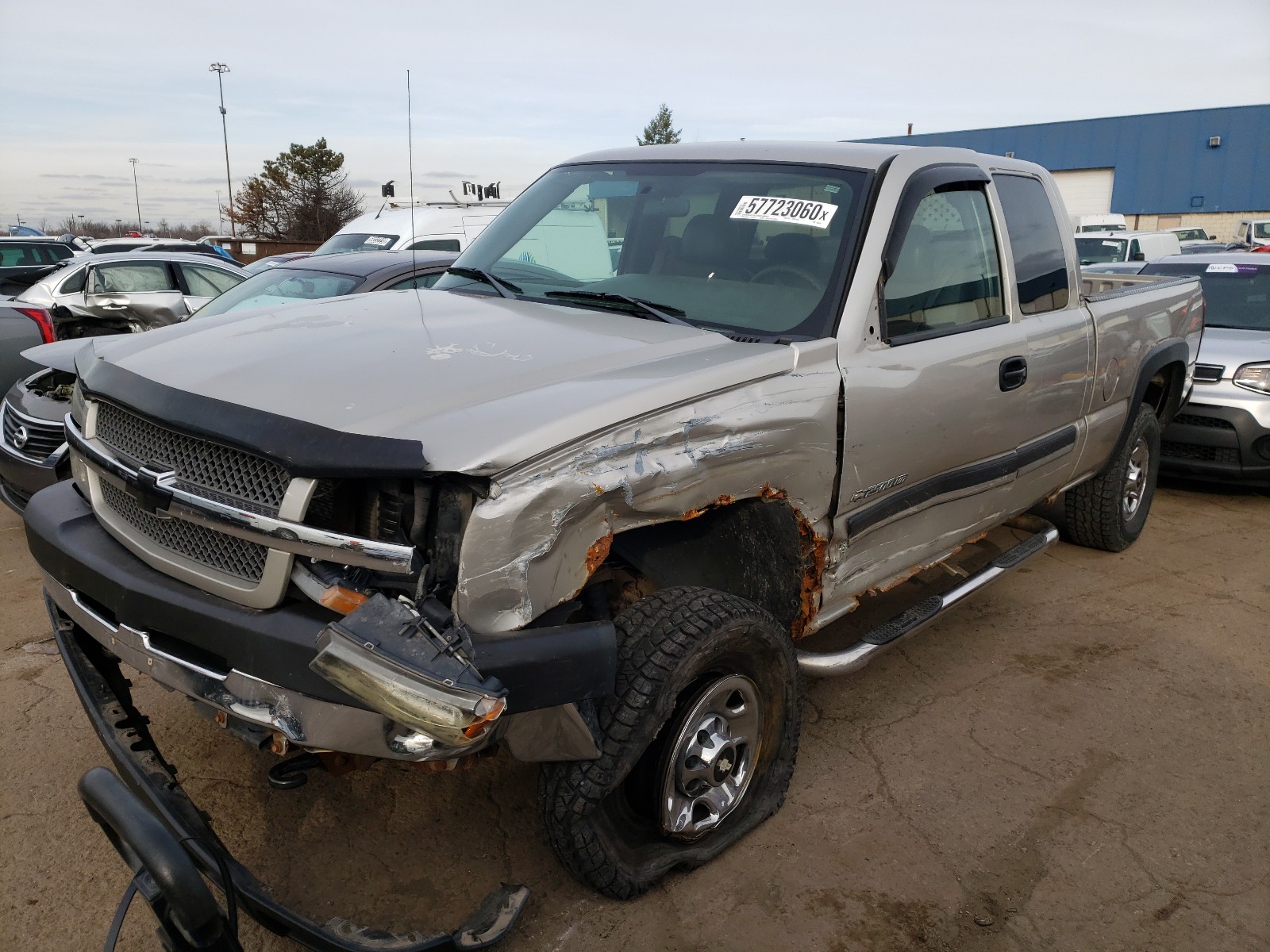 Photo 2 from auction – 2004 CHEVROLET SILVERADO with VIN 1GCHK29UX4E350629