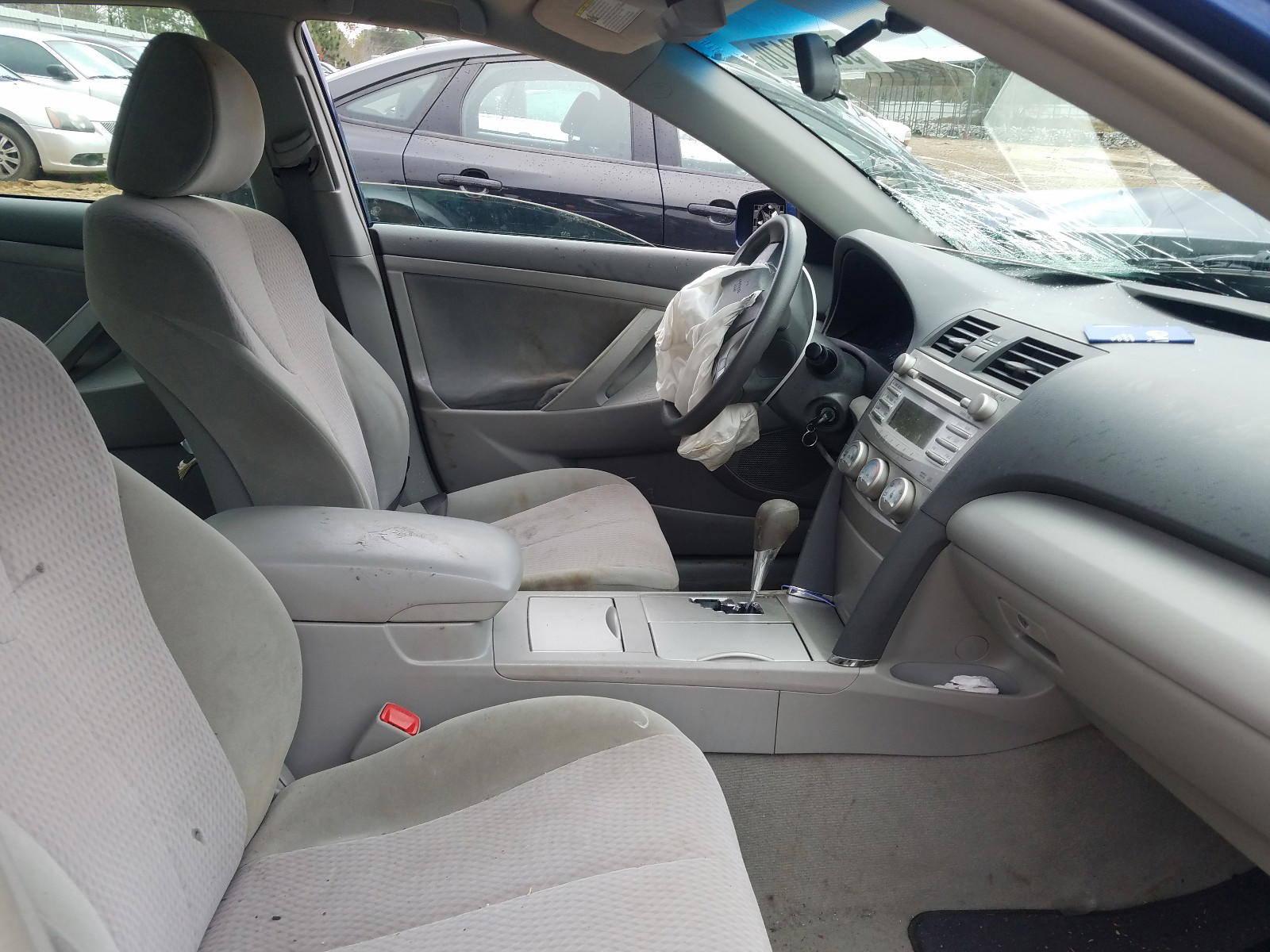 Photo 5 from auction – 2011 TOYOTA CAMRY BASE with VIN 4T1BF3EKXBU584370