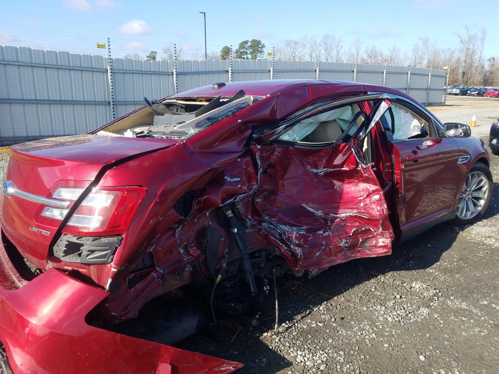 Photo 9 from auction – 2016 FORD TAURUS LIM with VIN 1FAHP2F87GG114365