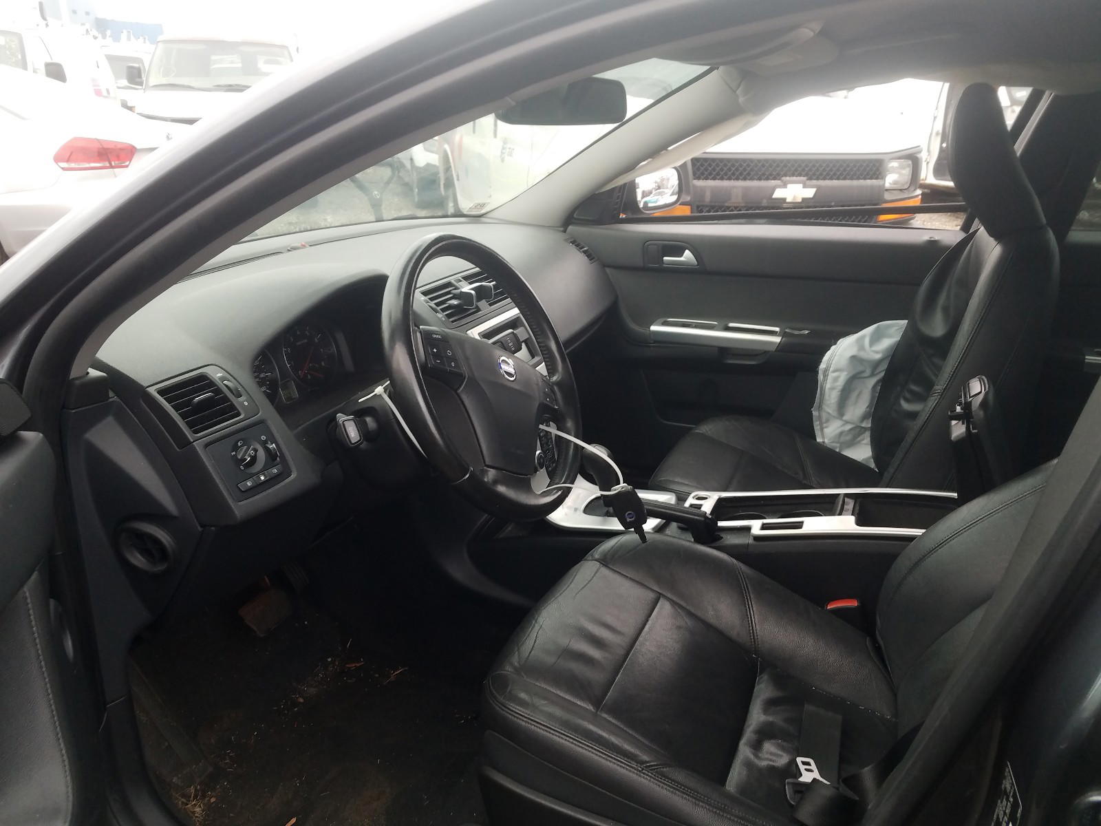 Photo 5 from auction – 2011 VOLVO S40 T5 with VIN YV1672MS2B2540898