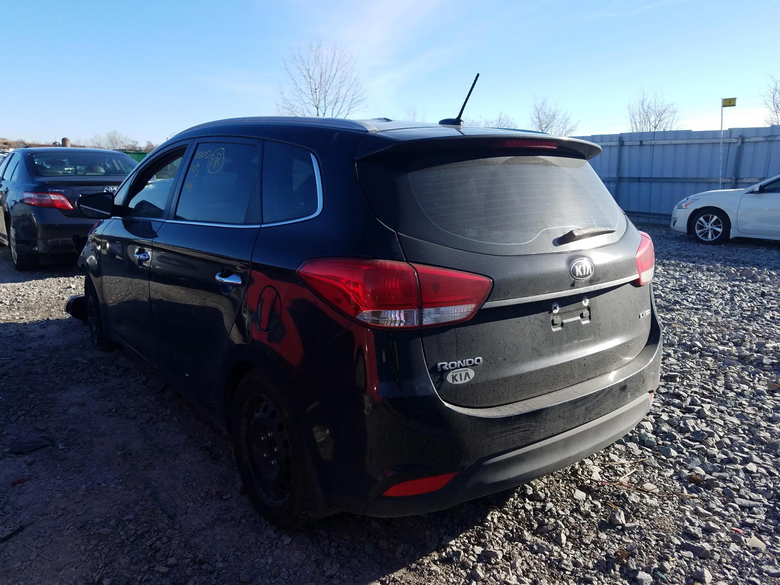 Photo 3 from auction – 2016 KIA RONDO with VIN KNAHU8A35G7126545