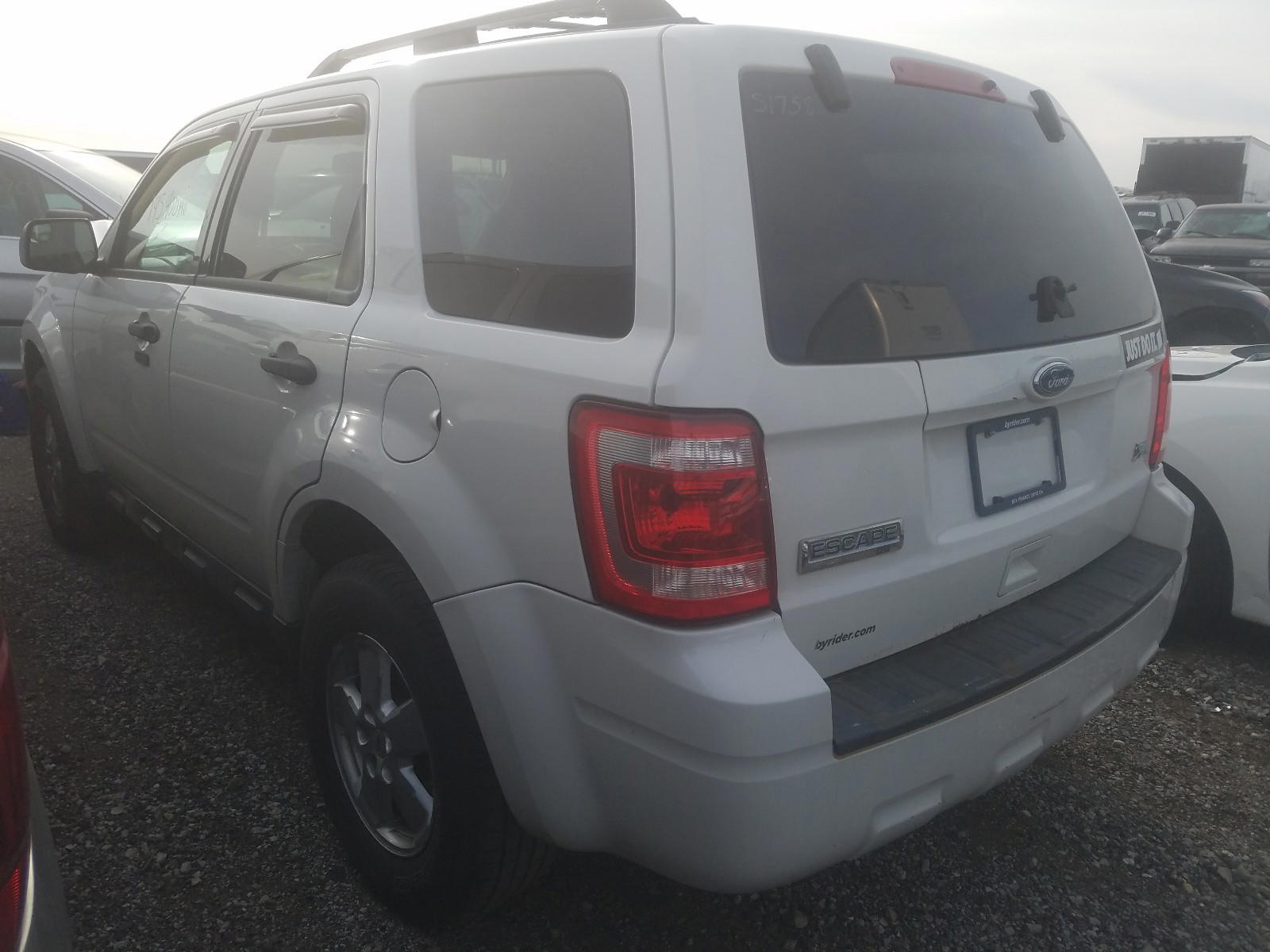 Photo 3 from auction – 2010 FORD ESCAPE XLT with VIN 1FMCU9DG3AKB61179