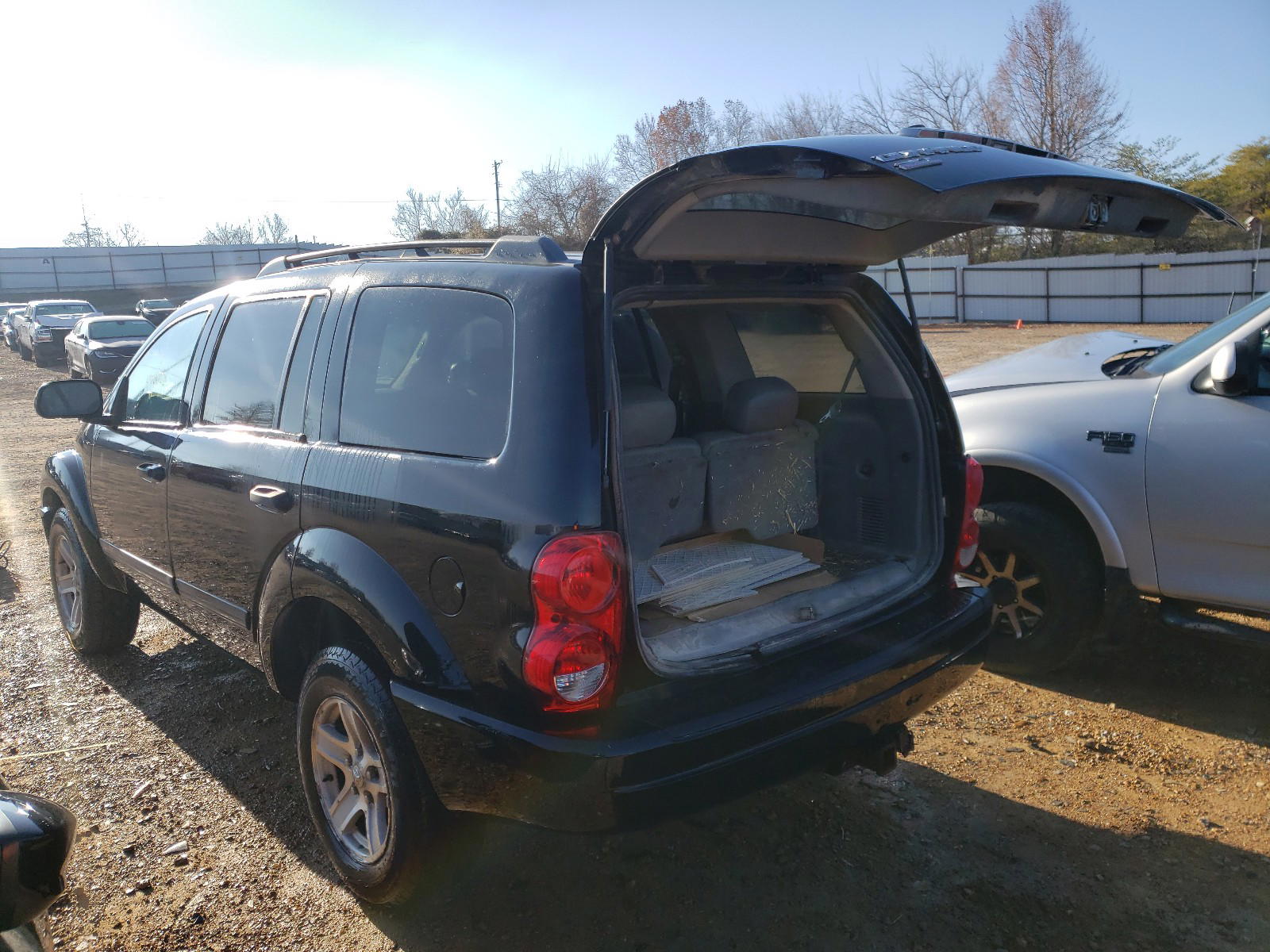 Photo 3 from auction – 2005 DODGE DURANGO SL with VIN 1D4HB48D45F546089