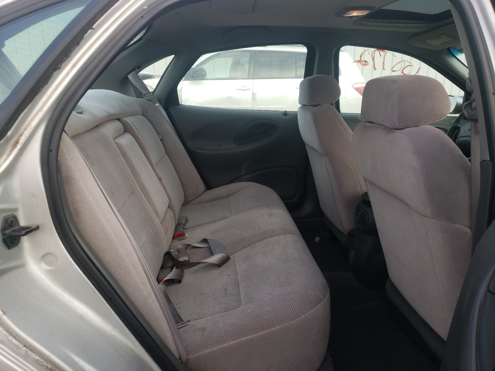 Photo 6 from auction – 1999 FORD TAURUS SE with VIN 1FAFP53S1XG327756