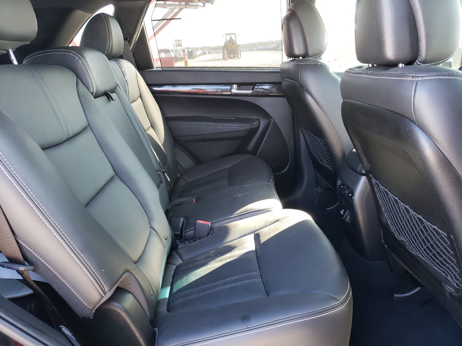 Photo 6 from auction – 2014 KIA SORENTO SX with VIN 5XYKW4A73EG445330