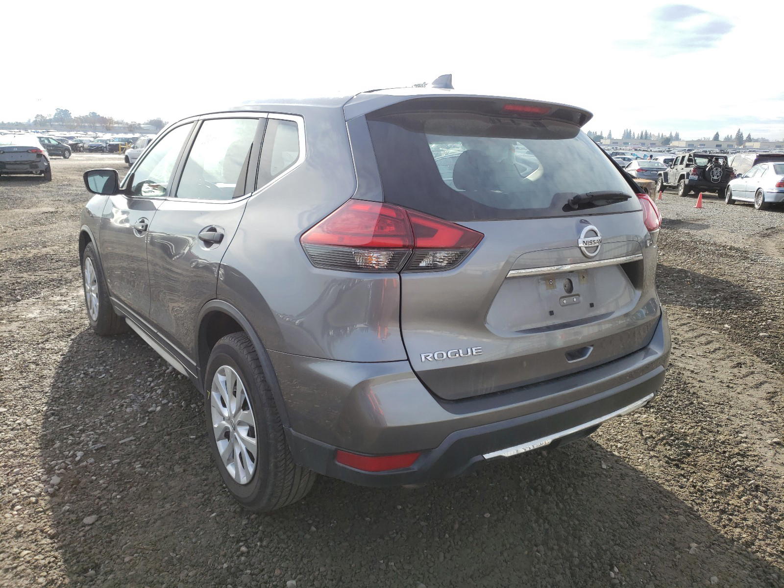 Photo 3 from auction – 2017 NISSAN ROGUE S with VIN KNMAT2MTXHP530040