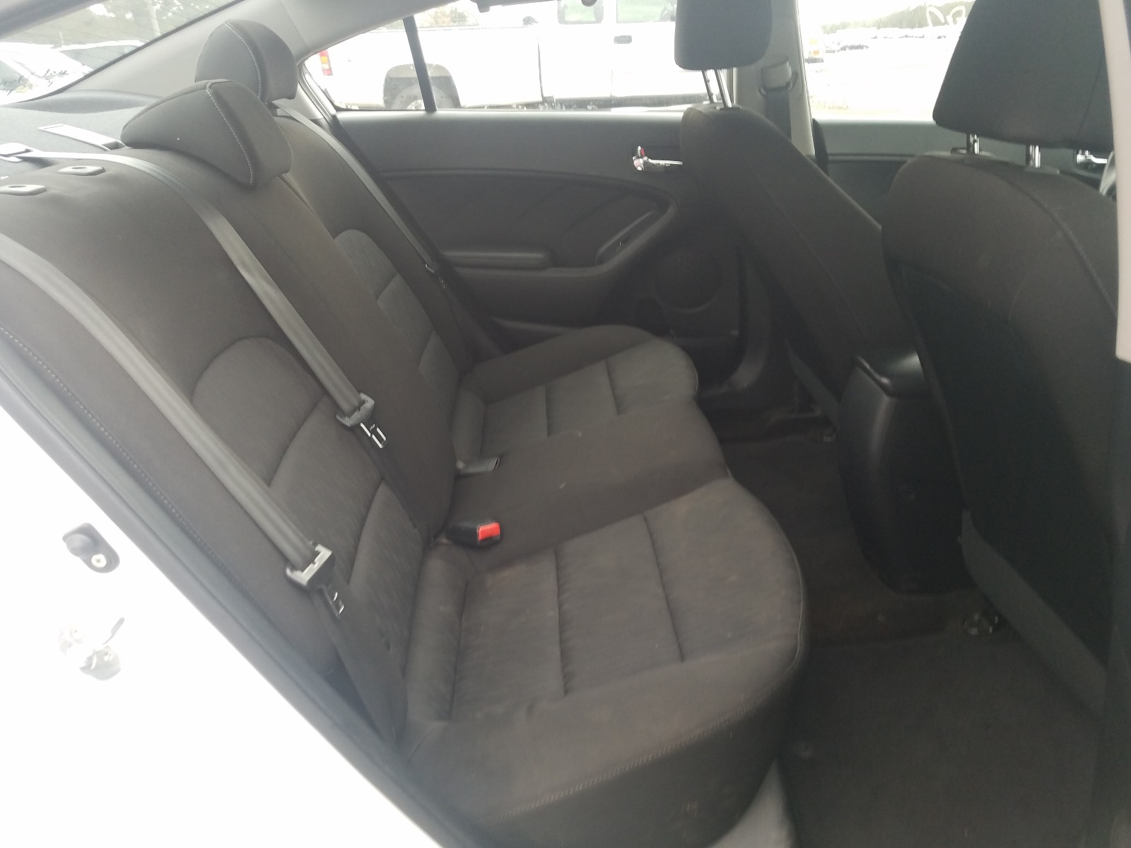 Photo 6 from auction – 2016 KIA FORTE LX with VIN KNAFK4A6XG5461375