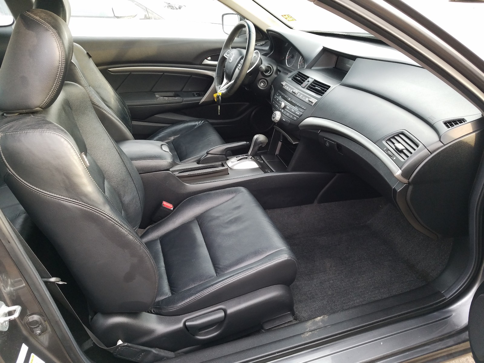 Photo 5 from auction – 2010 HONDA ACCORD EXL with VIN 1HGCS2B85AA007478