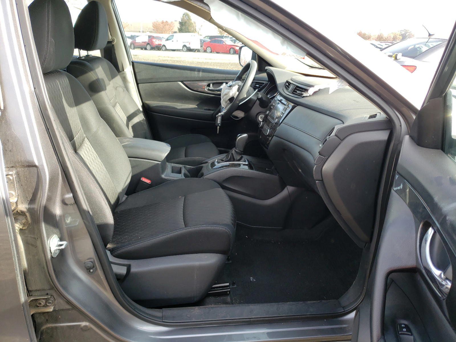 Photo 5 from auction – 2017 NISSAN ROGUE S with VIN KNMAT2MTXHP530040
