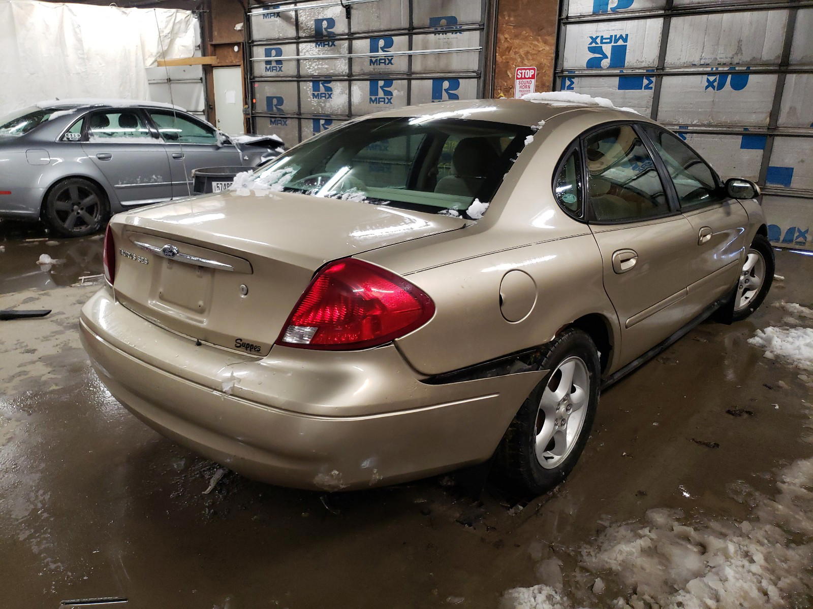 Photo 4 from auction – 2001 FORD TAURUS SES with VIN 1FAFP55U81G180616