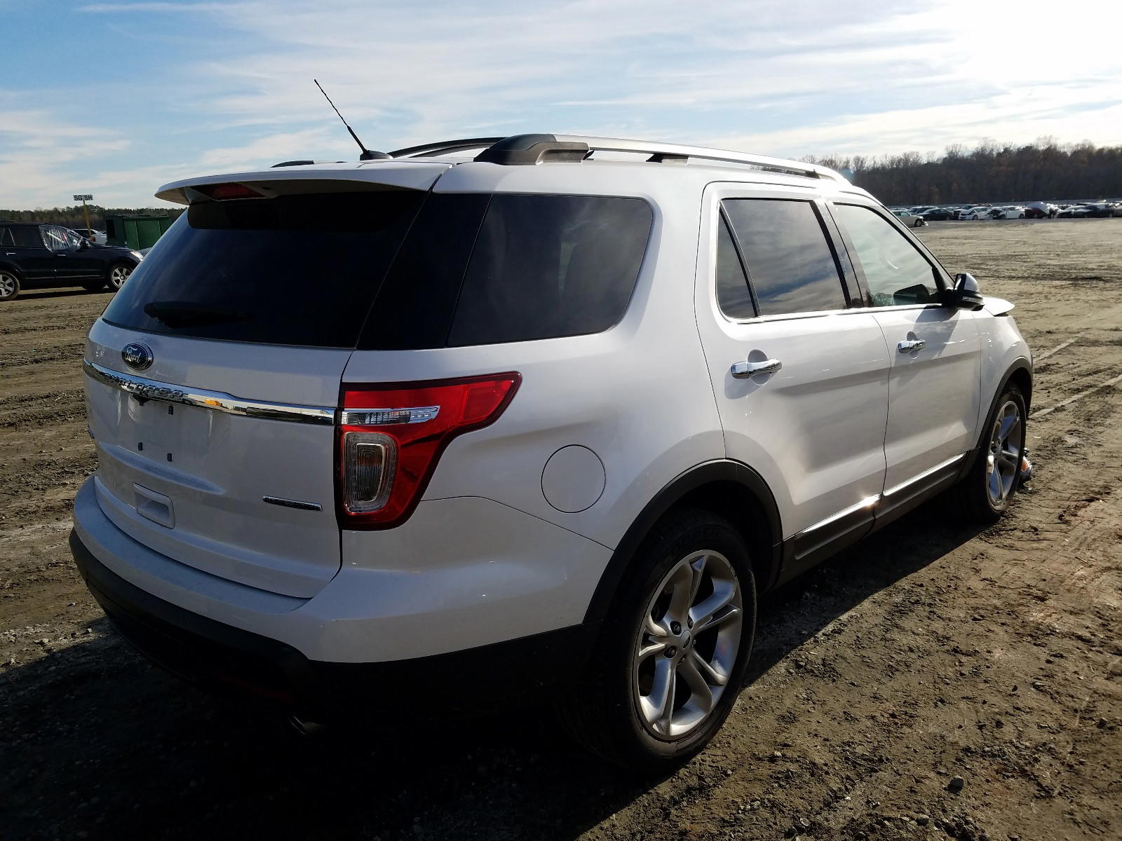 Photo 4 from auction – 2013 FORD EXPLORER L with VIN 1FM5K7F88DGB62599