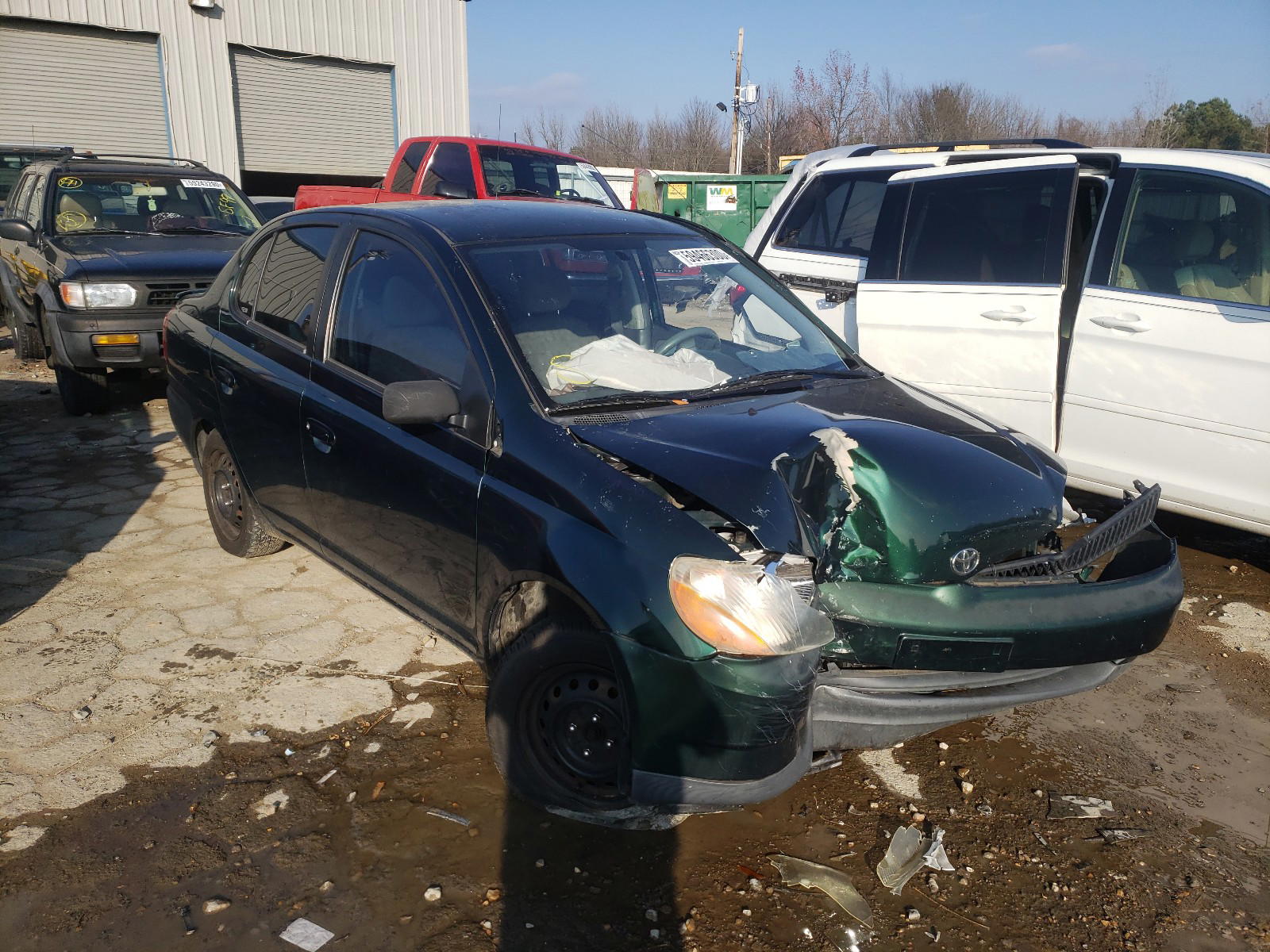 TOYOTA ECHO 2002 with VIN JTDBT123720236824 - Photo from auction