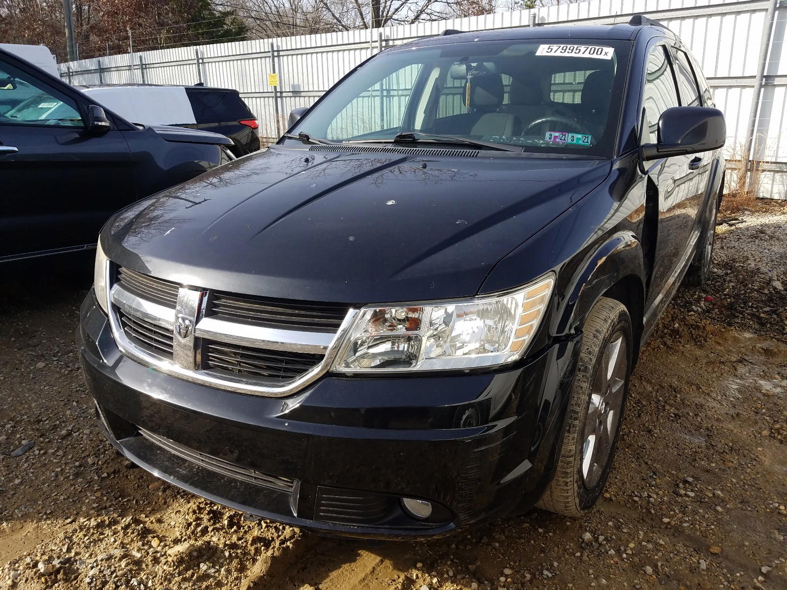 Photo 2 from auction – 2010 DODGE JOURNEY SX with VIN 3D4PH5FV9AT232076