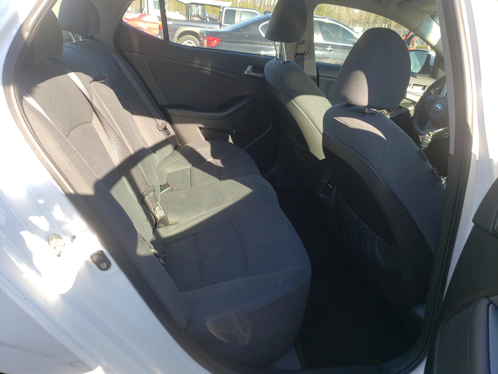 Photo 6 from auction – 2015 KIA OPTIMA HYB with VIN KNAGM4AD0F5085295