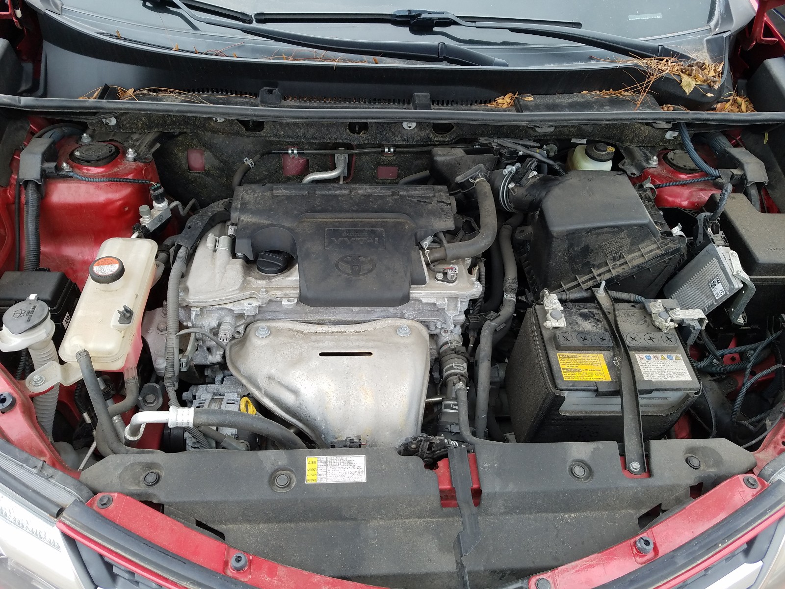 Photo 7 from auction – 2015 TOYOTA RAV4 LE with VIN JTMZFREV6FJ056493