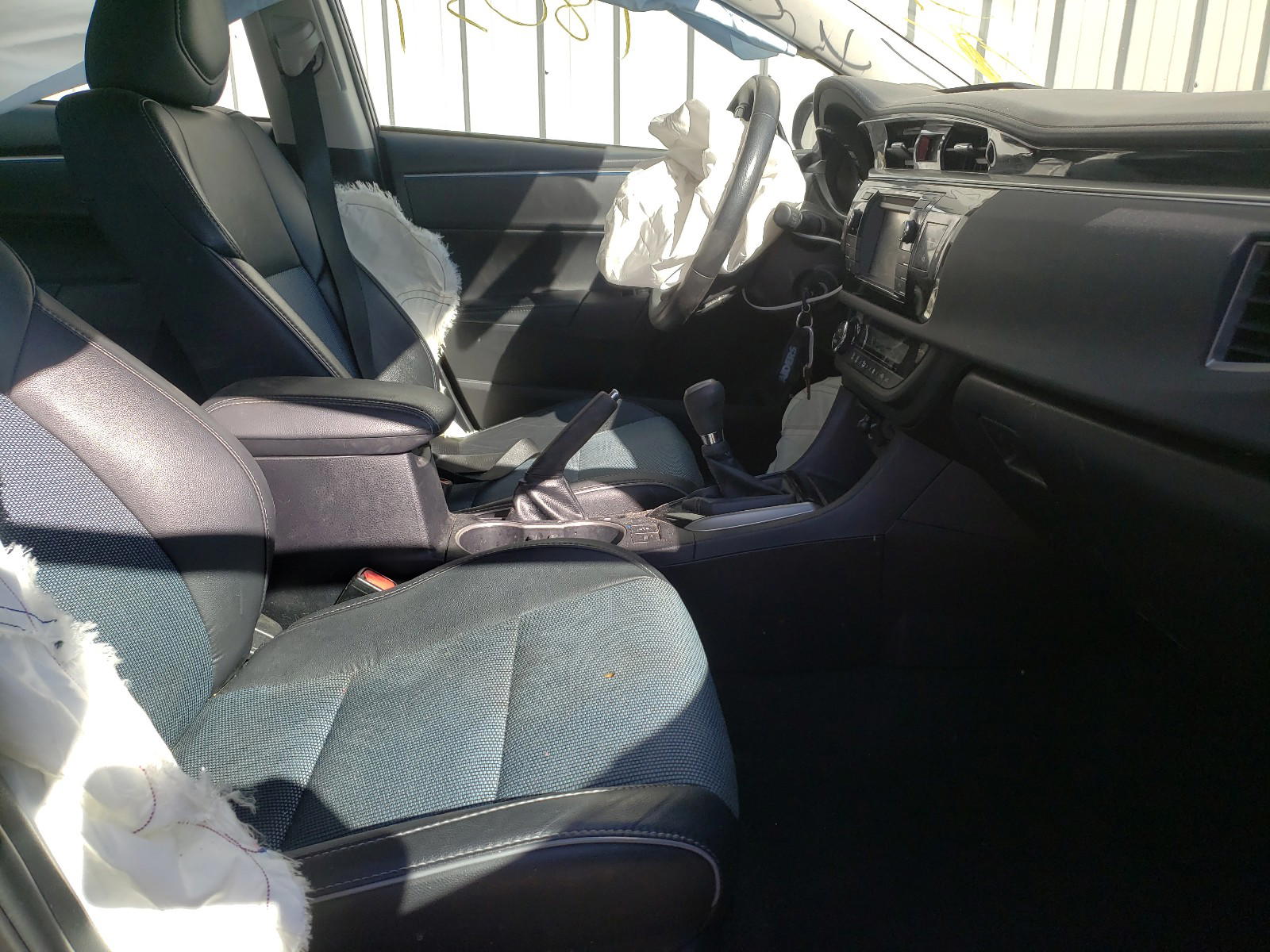 Photo 5 from auction – 2015 TOYOTA COROLLA L with VIN 2T1BURHE9FC334303