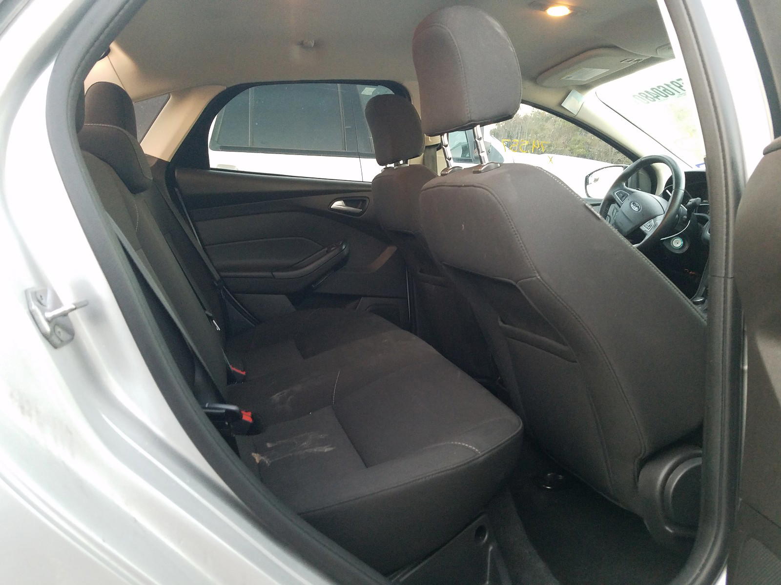 Photo 6 from auction – 2016 FORD FOCUS SE with VIN 1FADP3F22GL237899