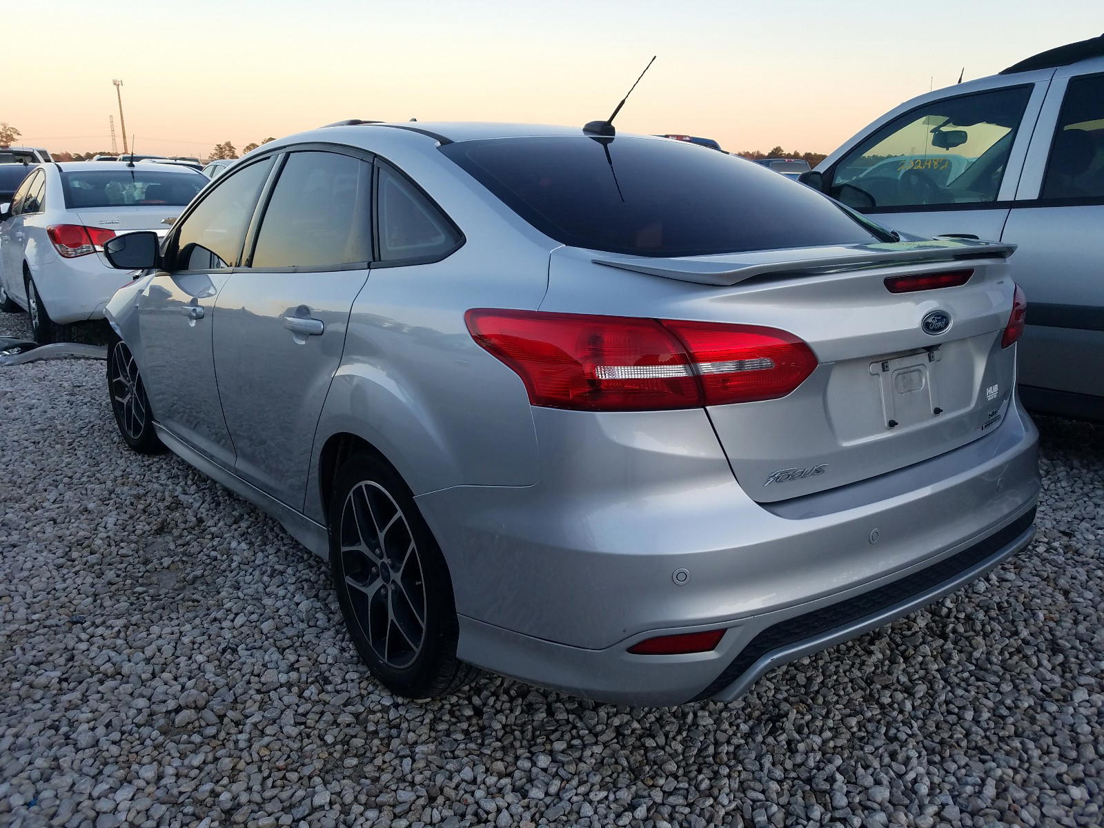 Photo 3 from auction – 2016 FORD FOCUS SE with VIN 1FADP3F22GL237899