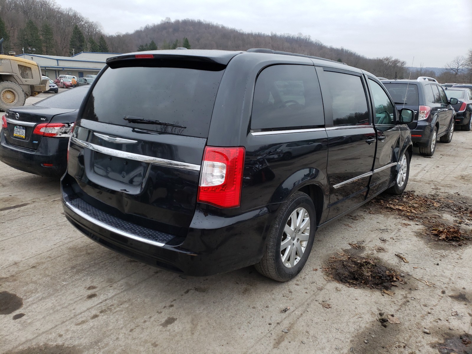 Photo 4 from auction – 2014 CHRYSLER TOWN & COU with VIN 2C4RC1BG7ER208632