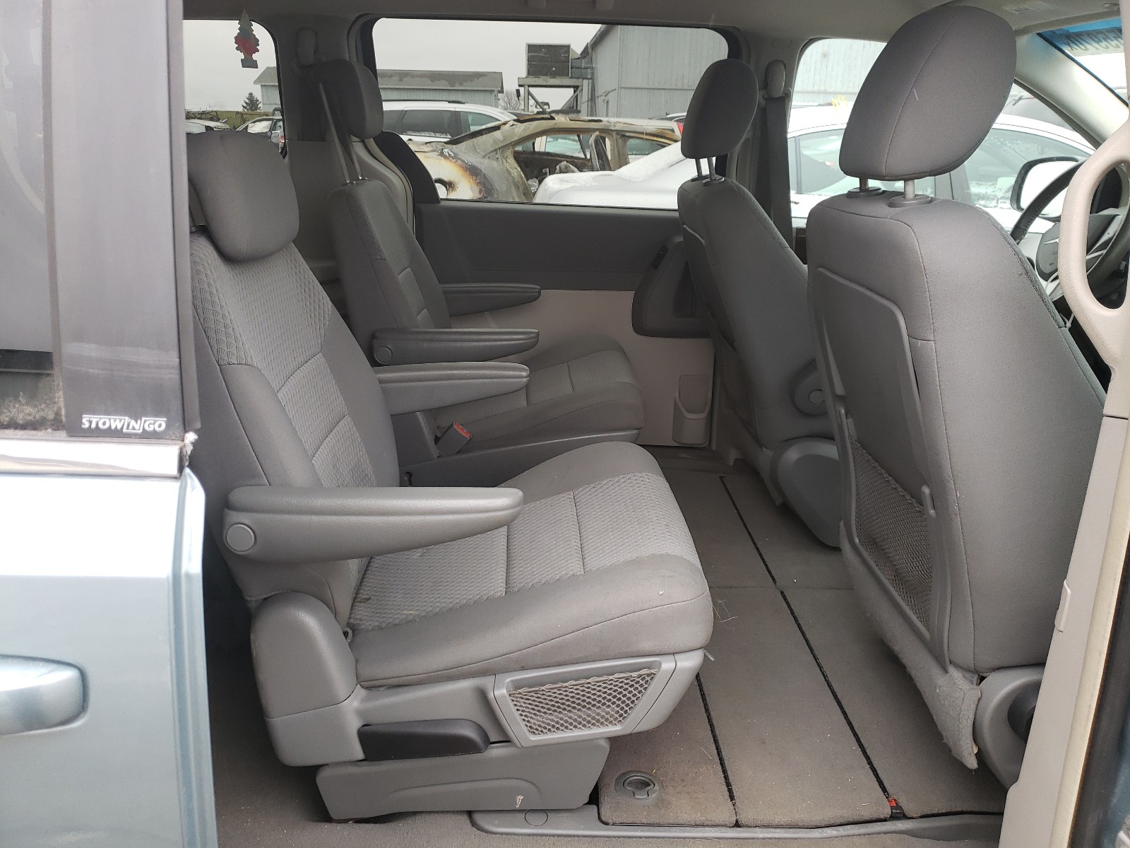 Photo 6 from auction – 2010 CHRYSLER TOWN & COU with VIN 2A4RR5D11AR266044