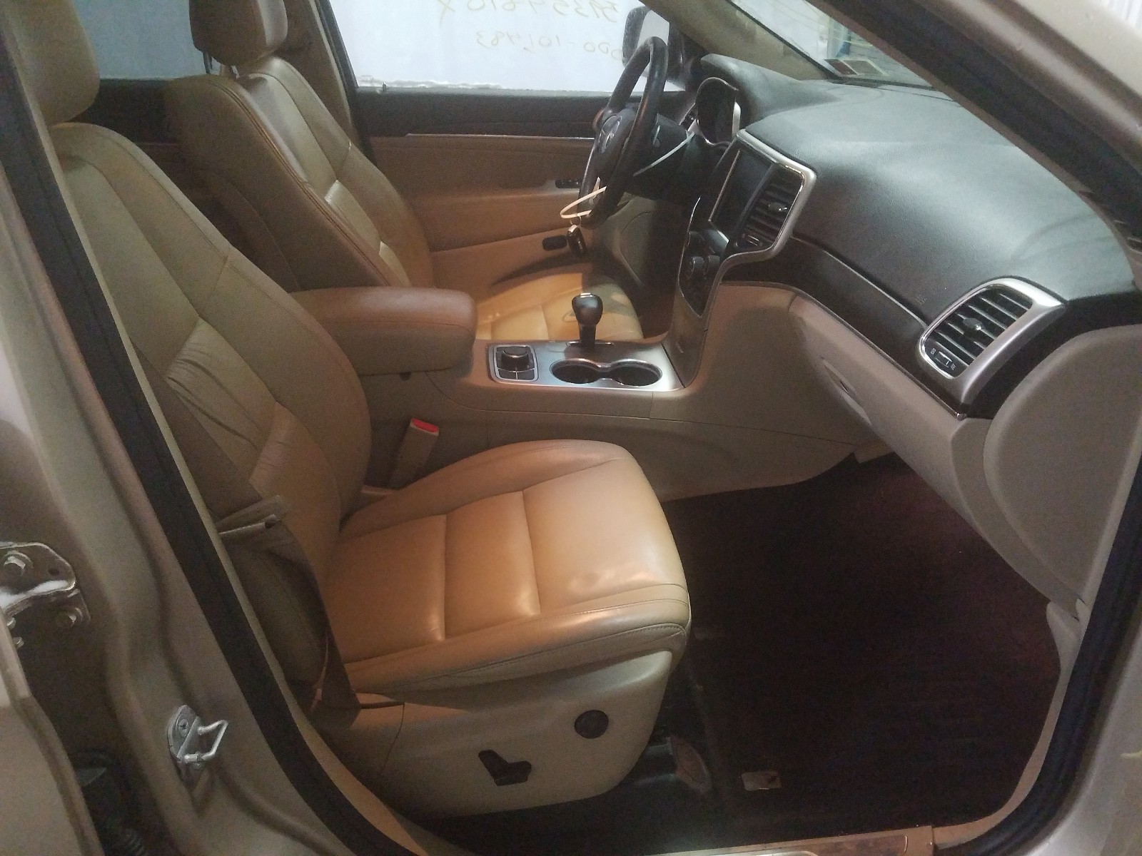 Photo 5 from auction – 2014 JEEP GRAND CHER with VIN 1C4RJFBG2EC297926