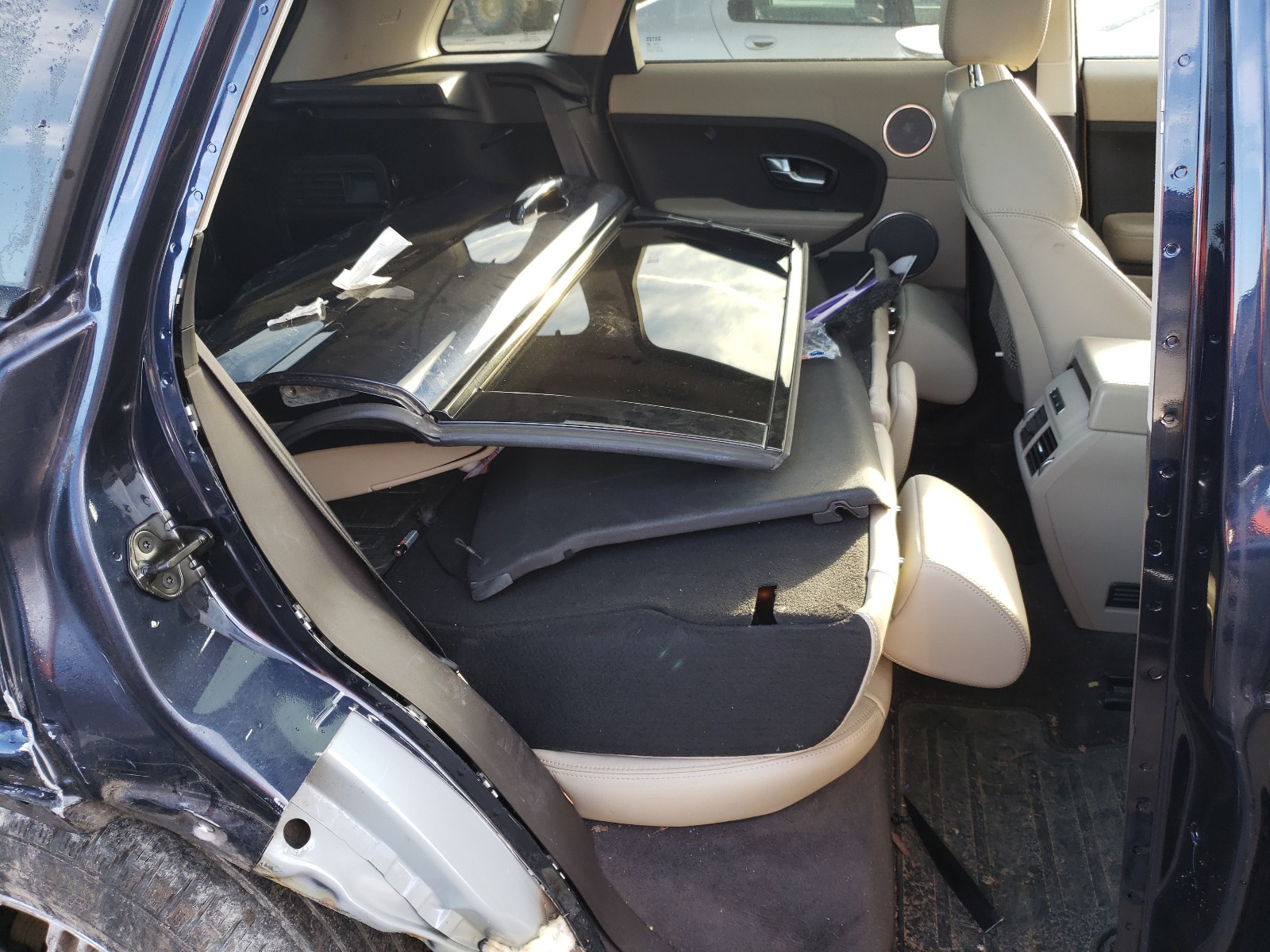 Photo 6 from auction – 2015 LAND ROVER RANGE ROVE with VIN SALVP2BG6FH061993