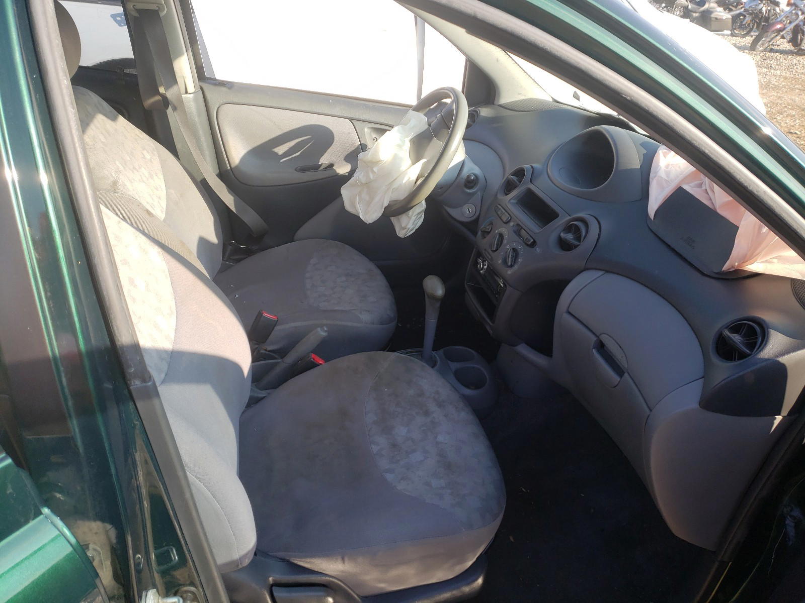 Photo 5 from auction – 2002 TOYOTA ECHO with VIN JTDBT123720236824