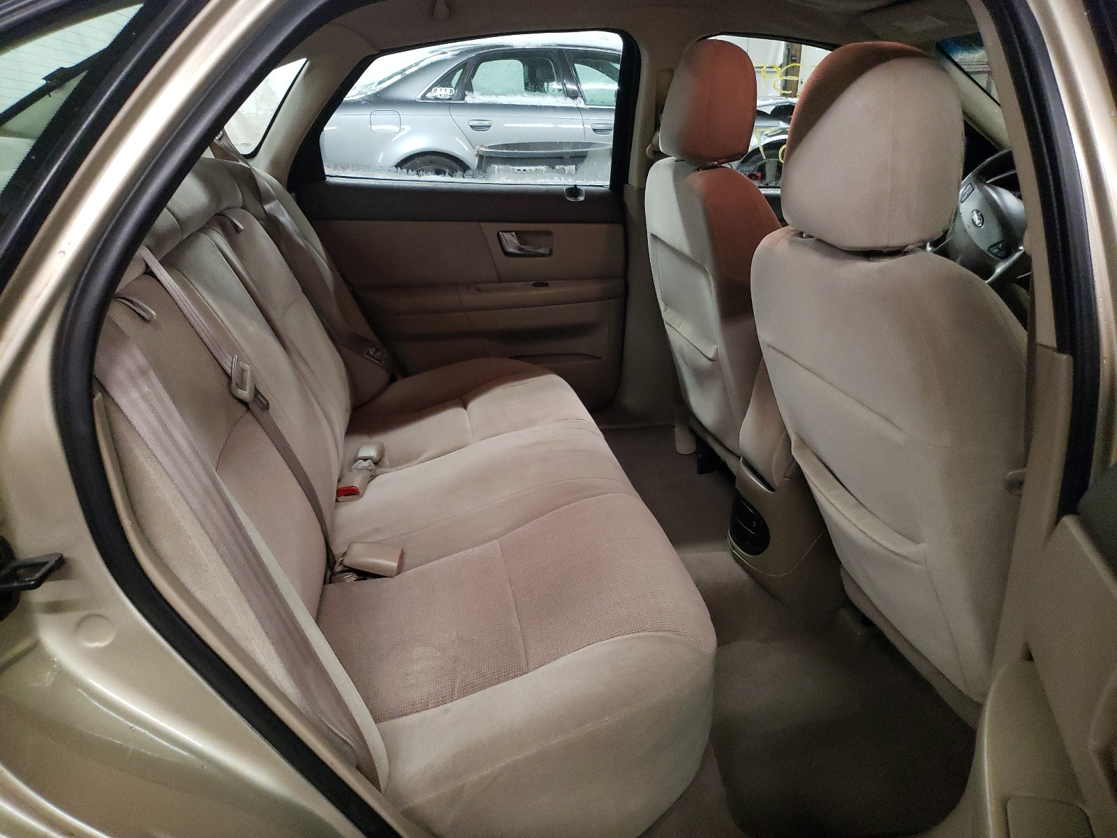 Zdjęcie 6 z aukcji – 2001 FORD TAURUS SES z VIN 1FAFP55U81G180616