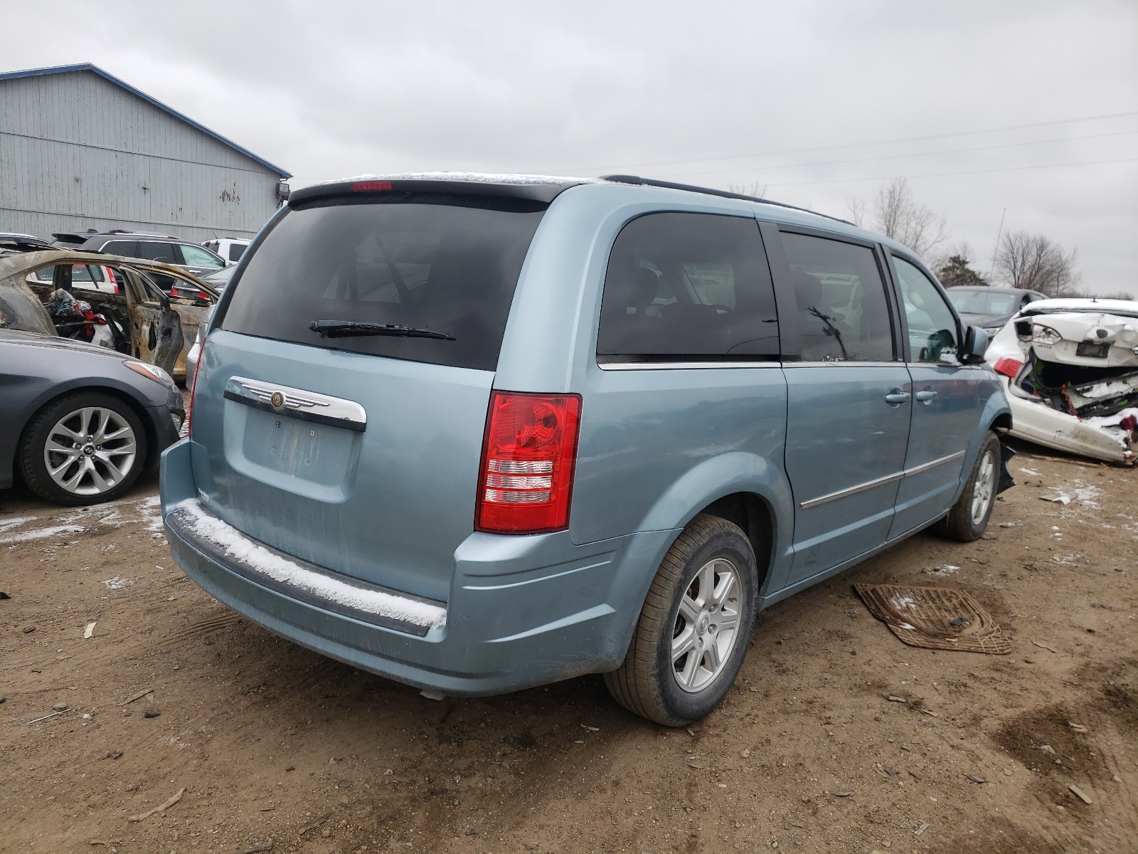 Photo 4 from auction – 2010 CHRYSLER TOWN & COU with VIN 2A4RR5D11AR266044