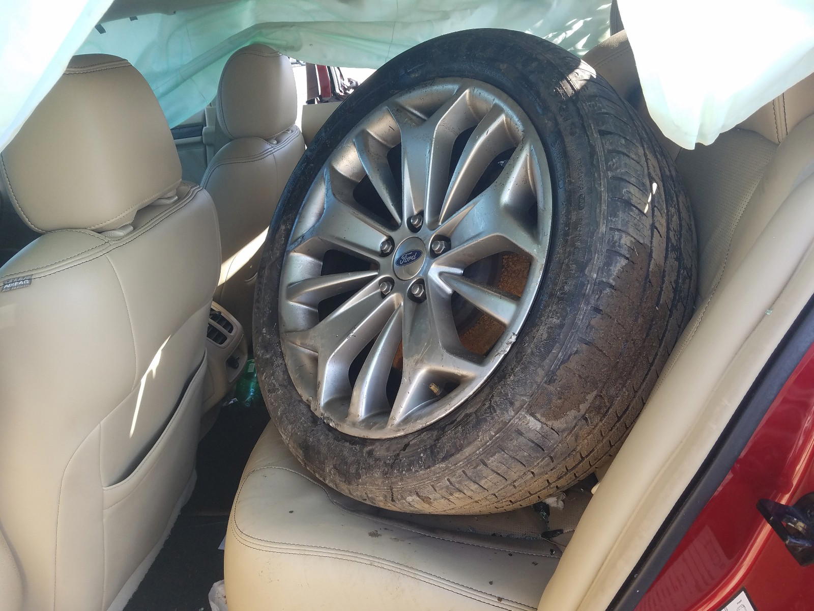 Photo 6 from auction – 2016 FORD TAURUS LIM with VIN 1FAHP2F87GG114365
