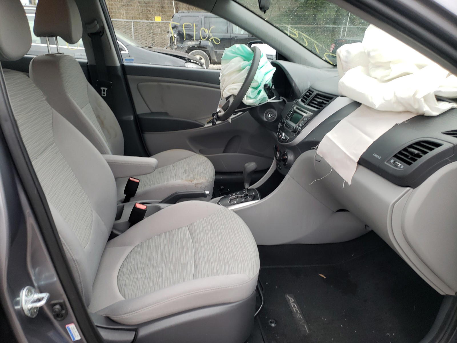 Photo 5 from auction – 2016 HYUNDAI ACCENT SE with VIN KMHCT4AE3GU078115