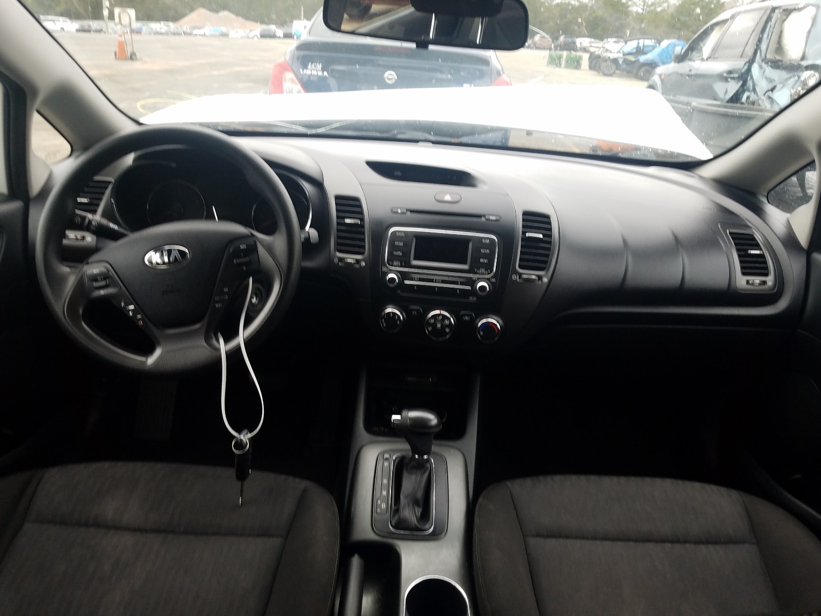 Photo 9 from auction – 2016 KIA FORTE LX with VIN KNAFK4A6XG5461375