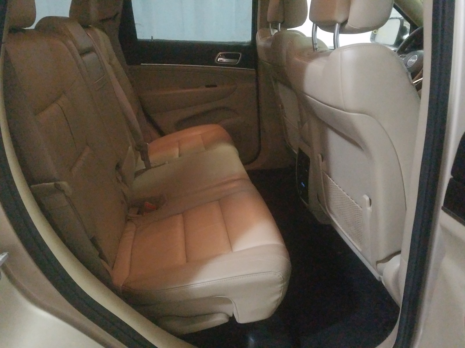 Photo 6 from auction – 2014 JEEP GRAND CHER with VIN 1C4RJFBG2EC297926
