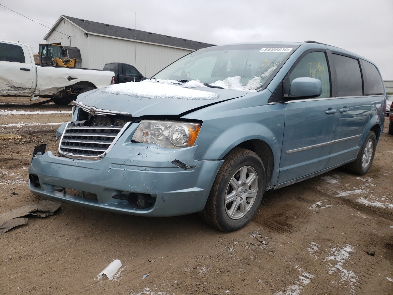 Photo 2 from auction – 2010 CHRYSLER TOWN & COU with VIN 2A4RR5D11AR266044