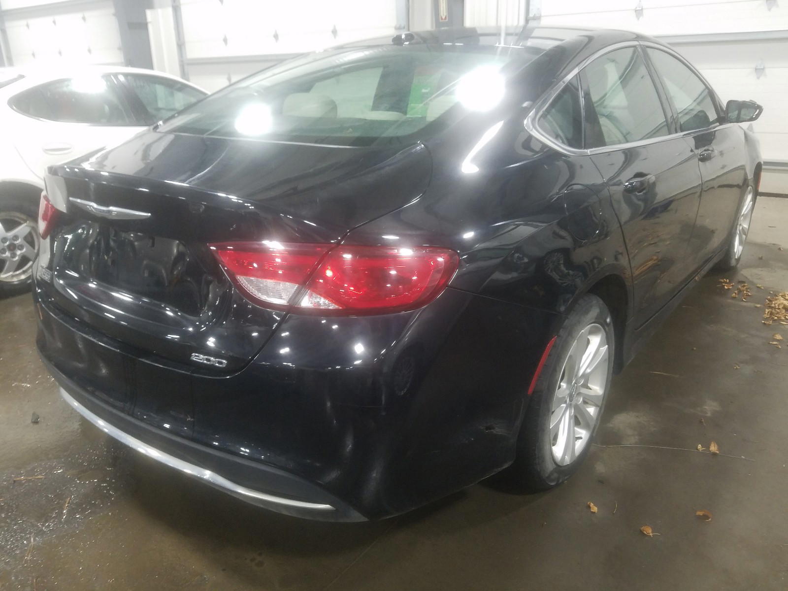 Photo 4 from auction – 2015 CHRYSLER 200 LIMITE with VIN 1C3CCCAB4FN504542