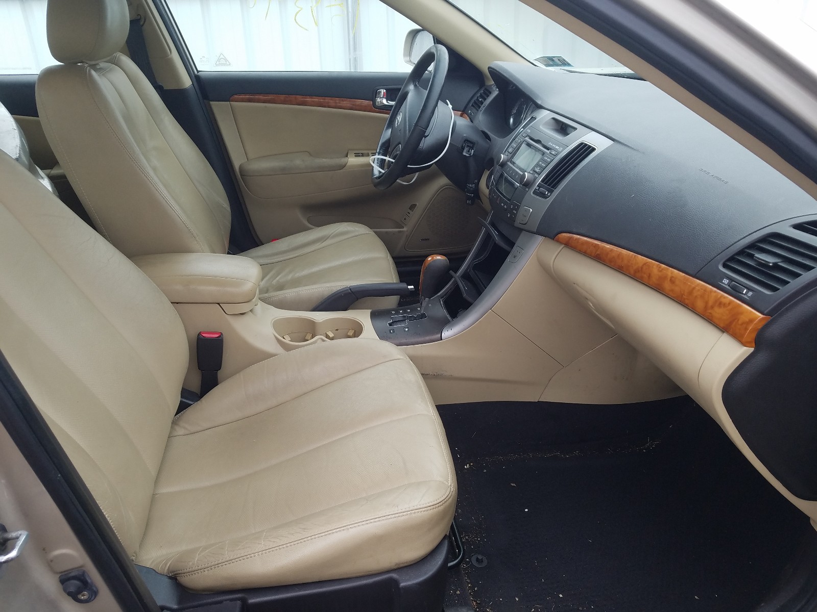 Photo 5 from auction – 2010 HYUNDAI SONATA SE with VIN 5NPEU4ACXAH621583