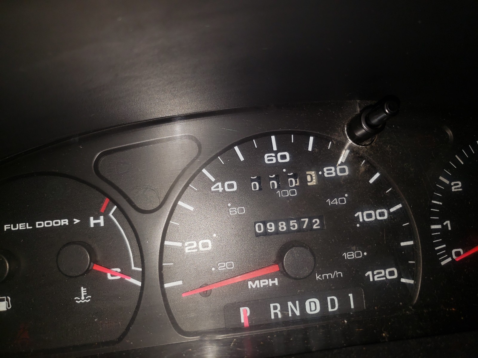Zdjęcie 8 z aukcji – 2001 FORD TAURUS SES z VIN 1FAFP55U81G180616