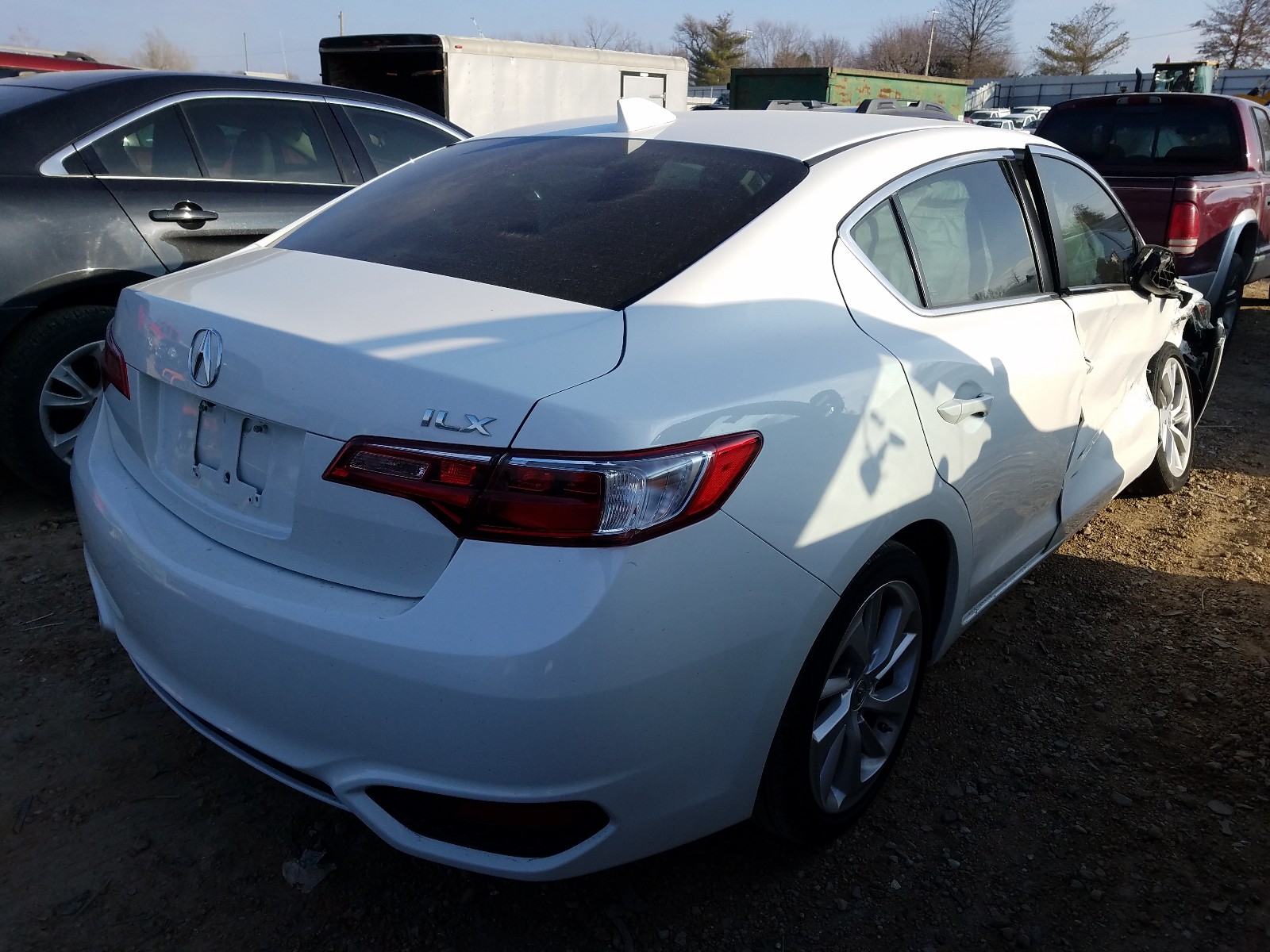 Photo 4 from auction – 2017 ACURA ILX BASE W with VIN 19UDE2F30HA014584