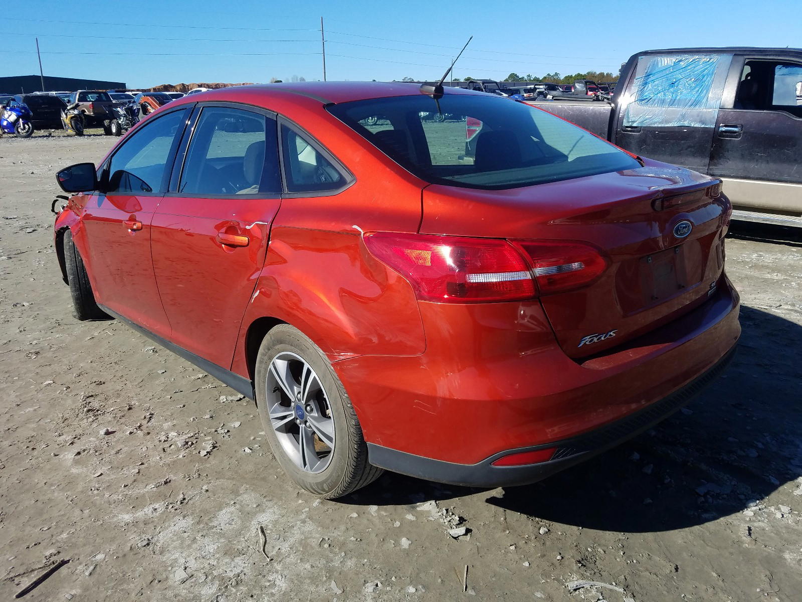 Photo 3 from auction – 2018 FORD FOCUS SE with VIN 1FADP3FE3JL265244