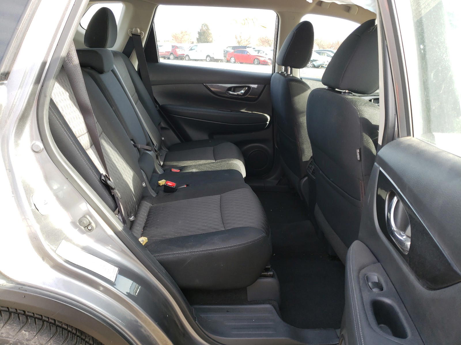 Photo 6 from auction – 2017 NISSAN ROGUE S with VIN KNMAT2MTXHP530040
