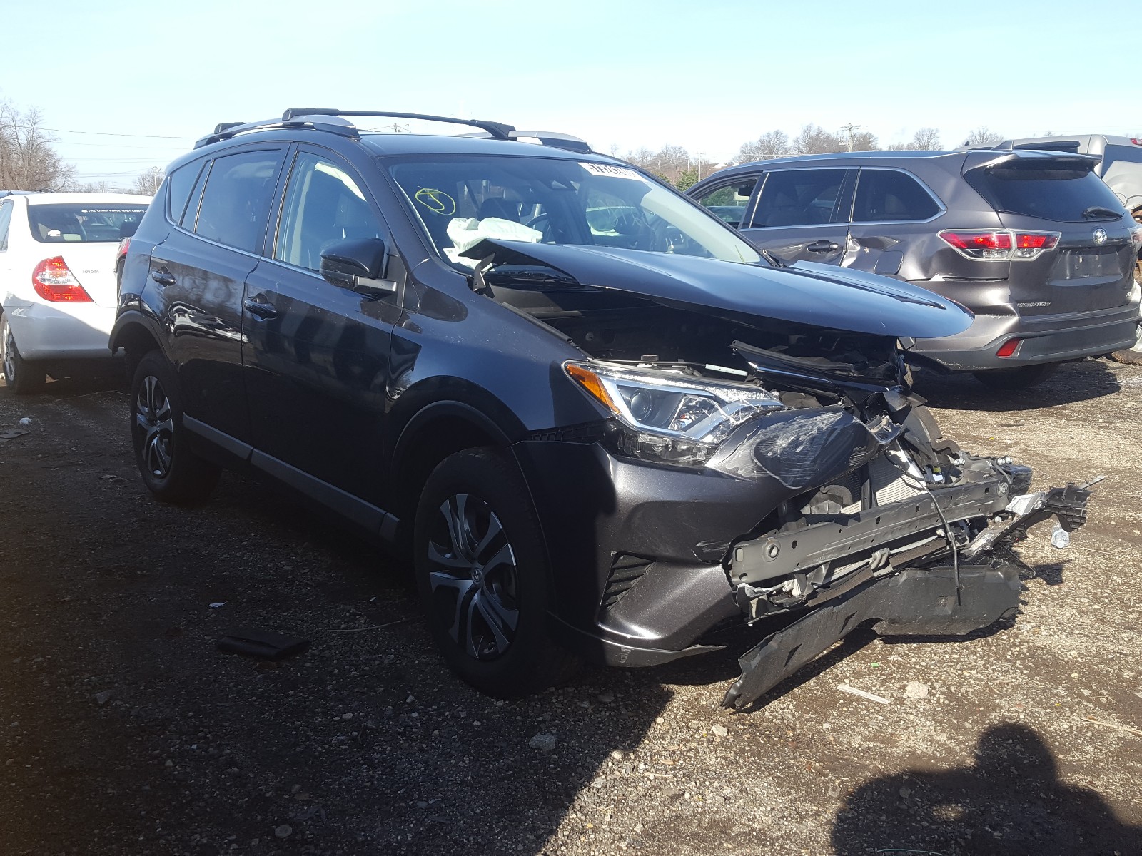 Photo 1 from auction – 2017 TOYOTA RAV4 LE with VIN JTMZFREV8HJ708002