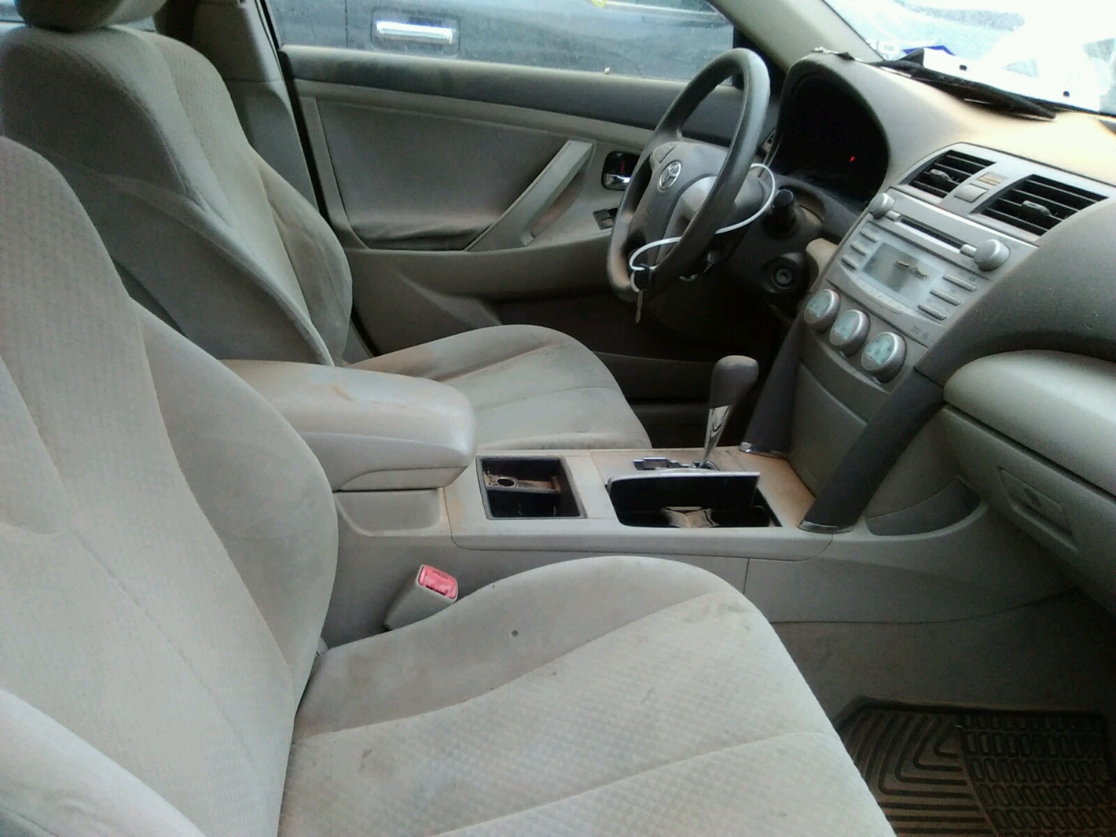 Photo 5 from auction – 2007 TOYOTA CAMRY CE with VIN 4T4BE46K47R005894