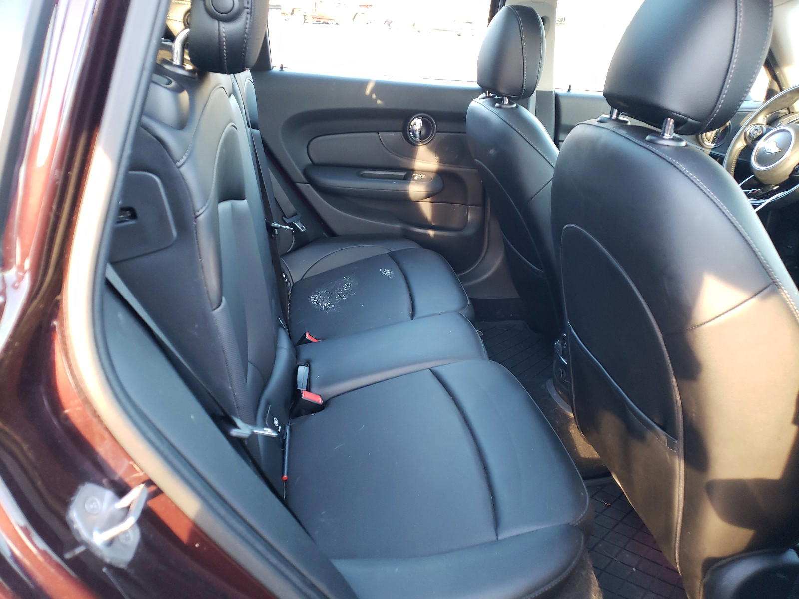 Photo 6 from auction – 2016 MINI COOPER CLU with VIN WMWLN5C58G2E29579