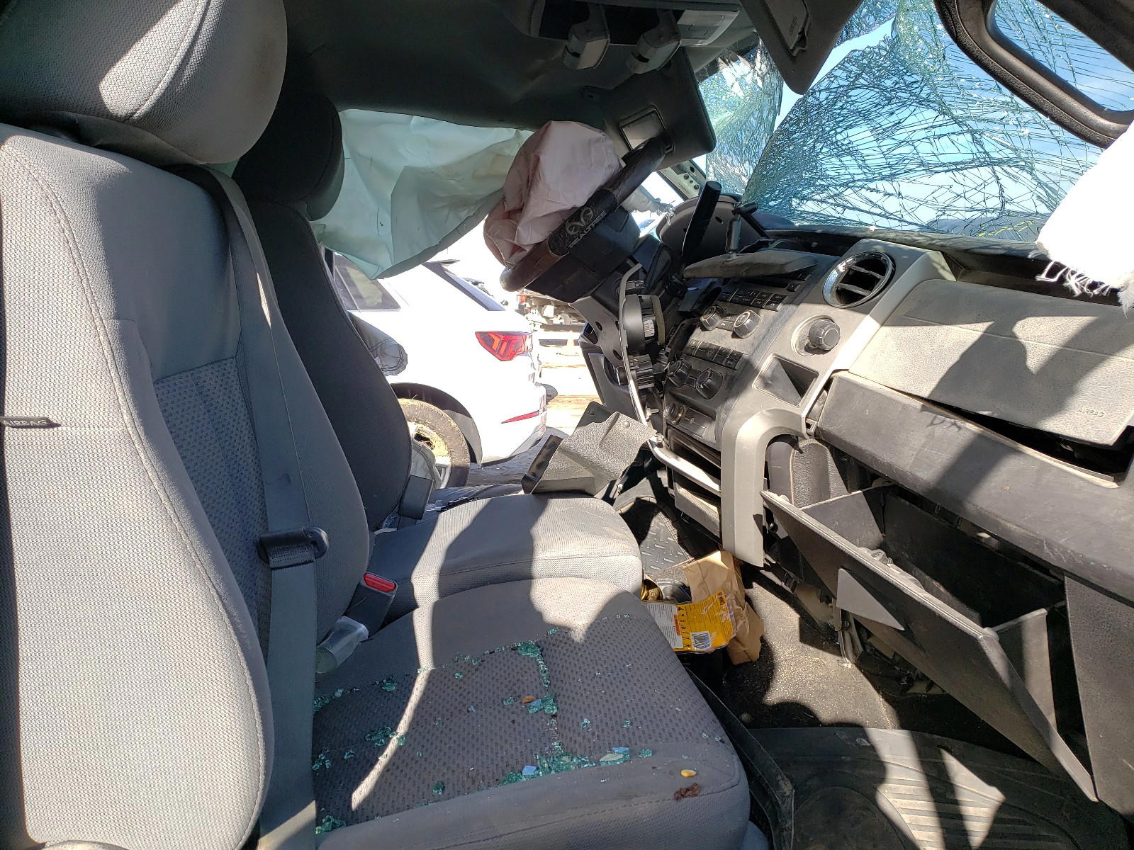 Photo 5 from auction – 2011 FORD F150 SUPER with VIN 1FTFW1EF4BKD58513