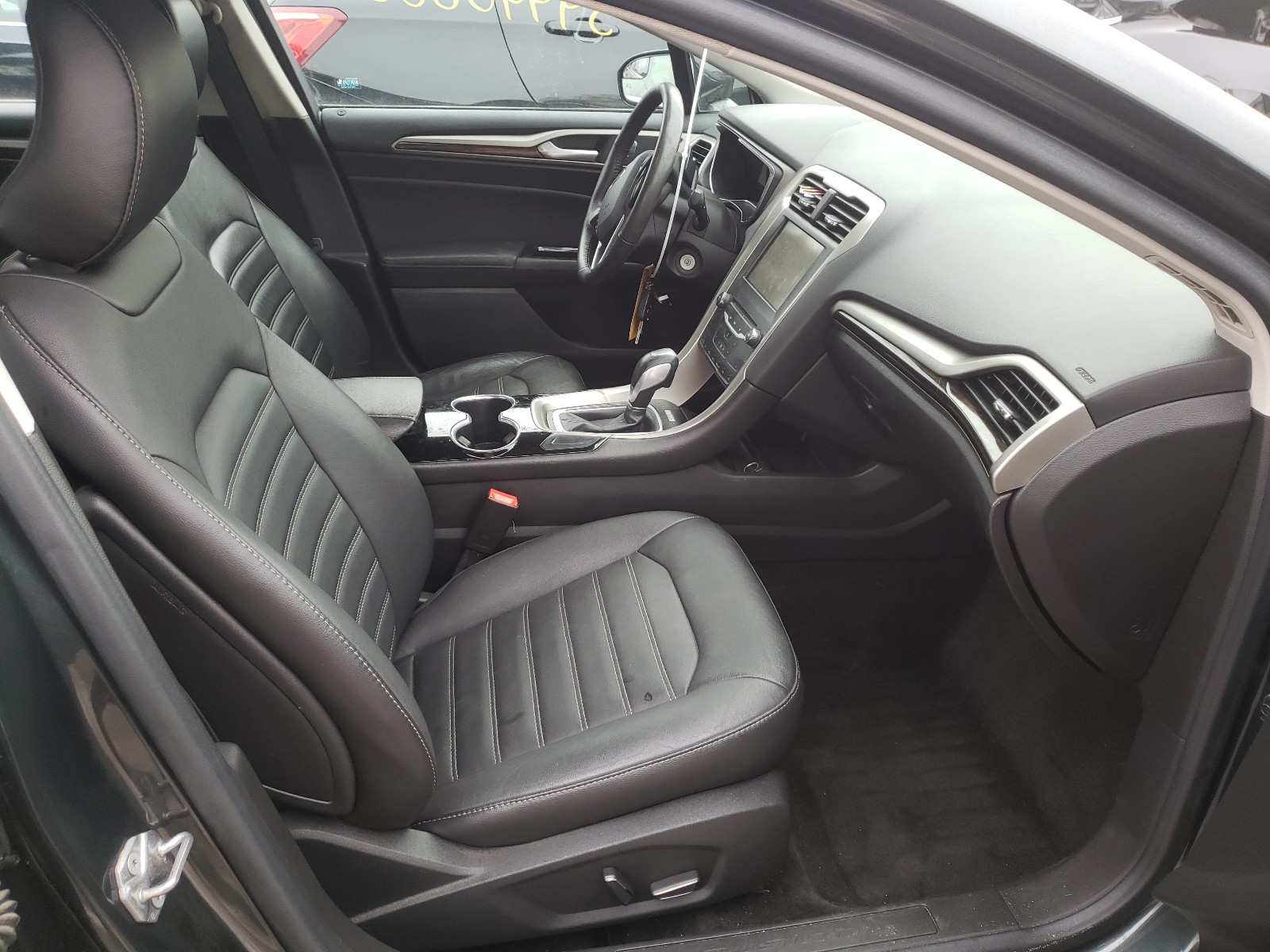 Photo 5 from auction – 2015 FORD FUSION SE with VIN 3FA6P0H93FR203729