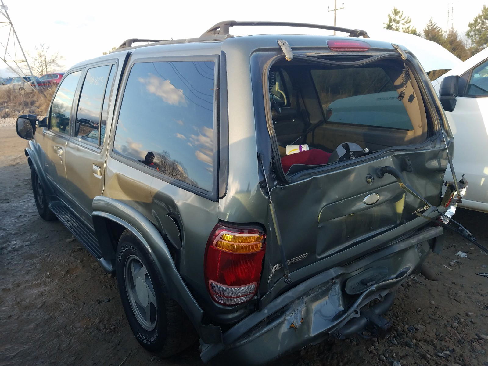 Photo 3 from auction – 2000 FORD EXPLORER L with VIN 1FMZU75E0YZB14477