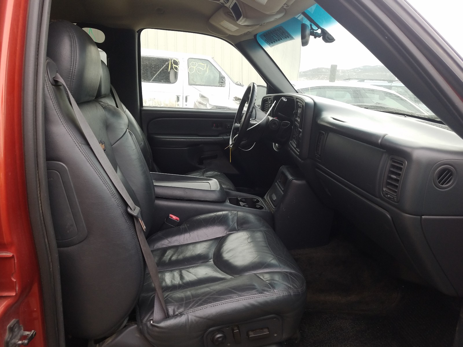Photo 5 from auction – 2002 CHEVROLET AVALANCHE with VIN 3GNEK13T92G304915