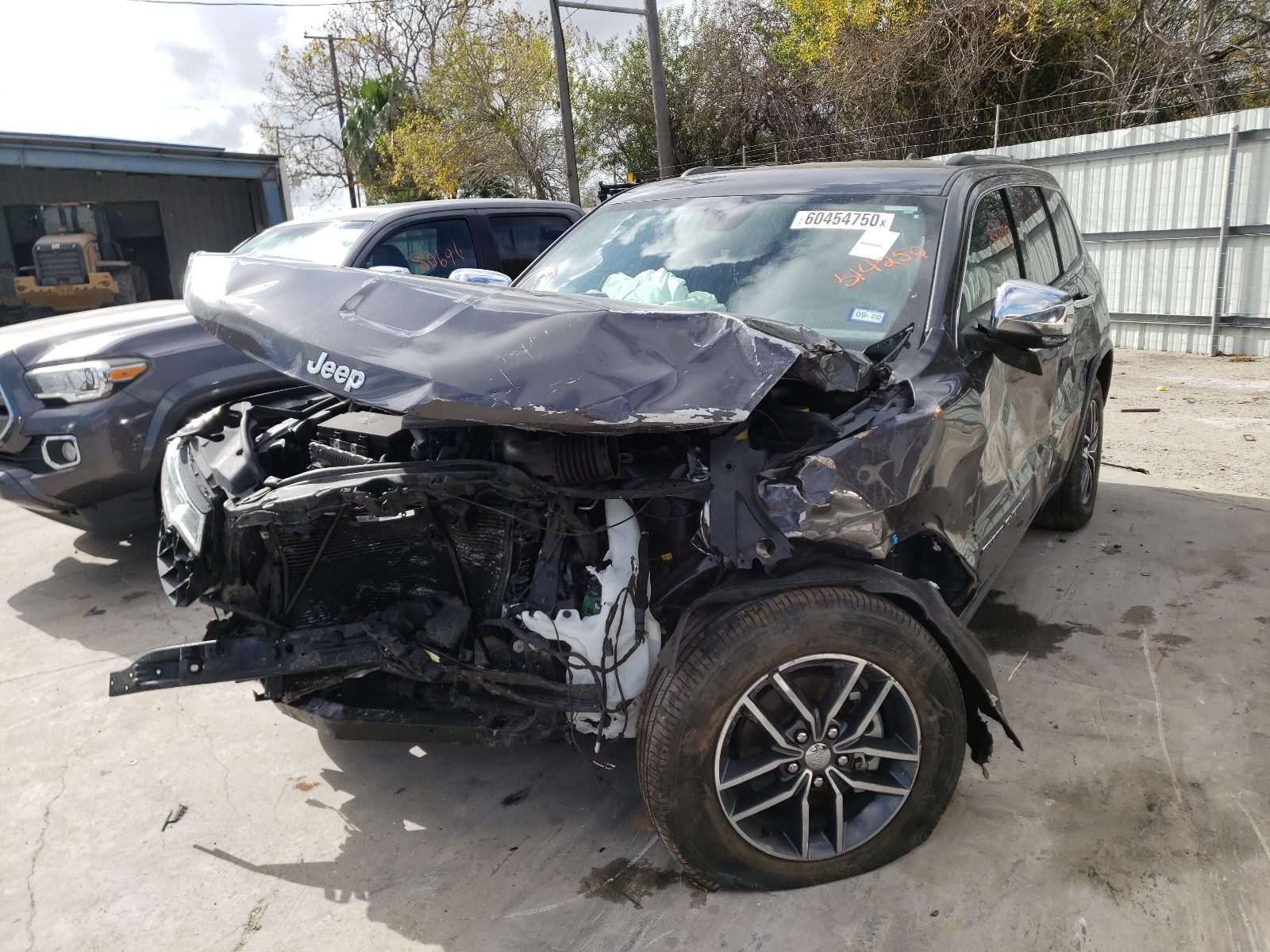 Photo 2 from auction – 2018 JEEP GRAND CHER with VIN 1C4RJEBG4JC514252
