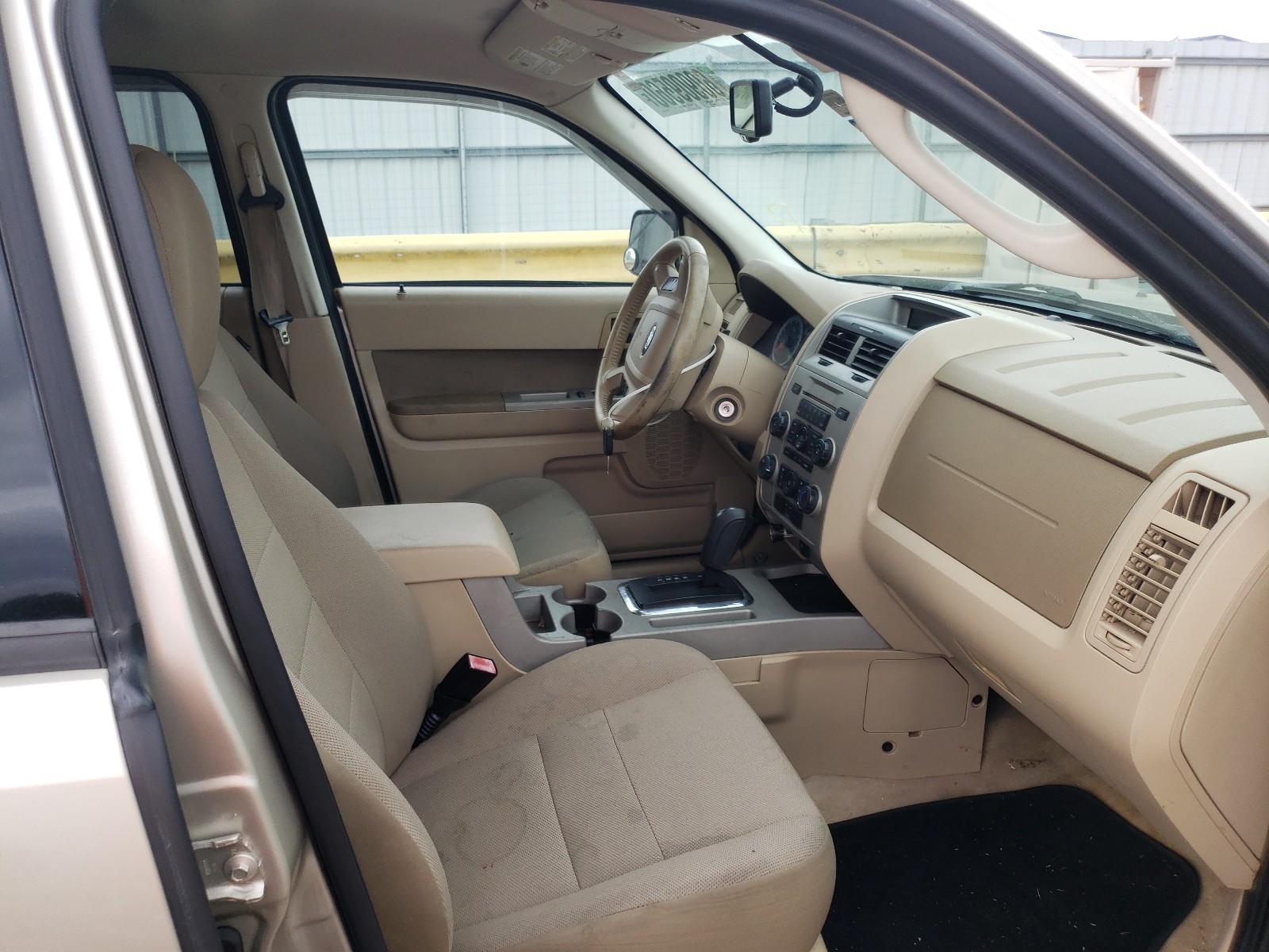 Photo 5 from auction – 2010 FORD ESCAPE XLT with VIN 1FMCU0DG8AKA08714