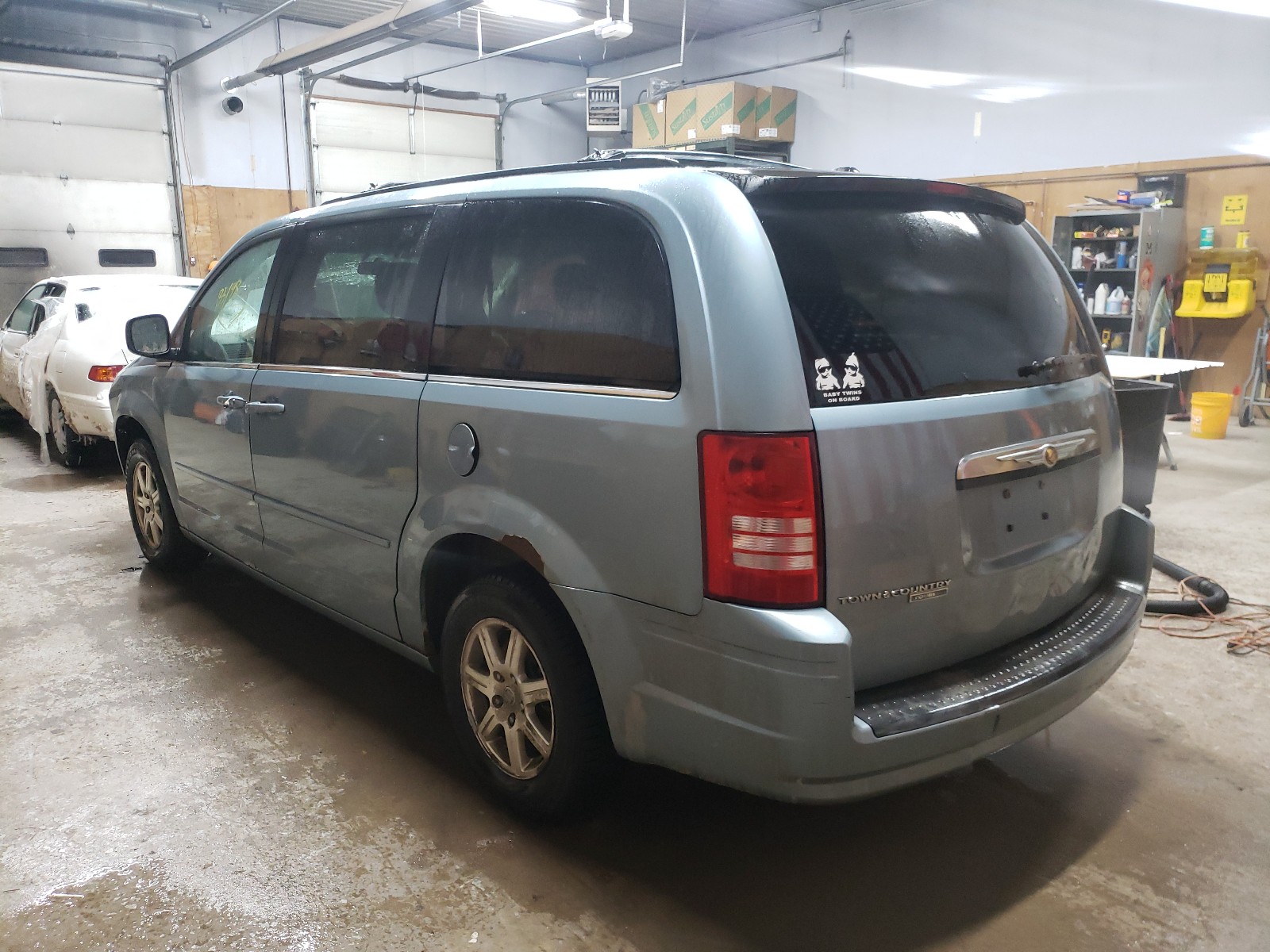 Photo 3 from auction – 2008 CHRYSLER TOWN & COU with VIN 2A8HR54P38R767249
